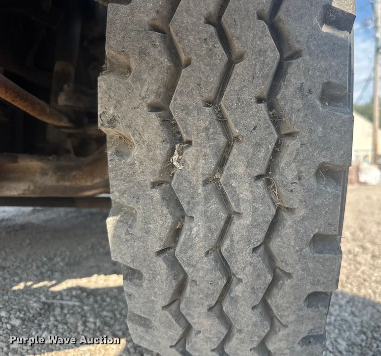 image for item EV1854 1990 Ford F700 crane truck