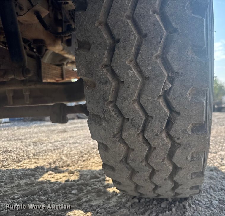 image for item EV1854 1990 Ford F700 crane truck