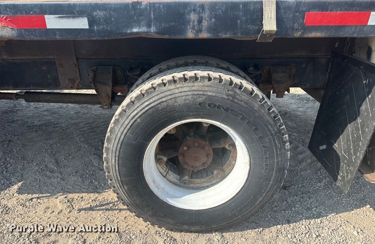 image for item EV1854 1990 Ford F700 crane truck