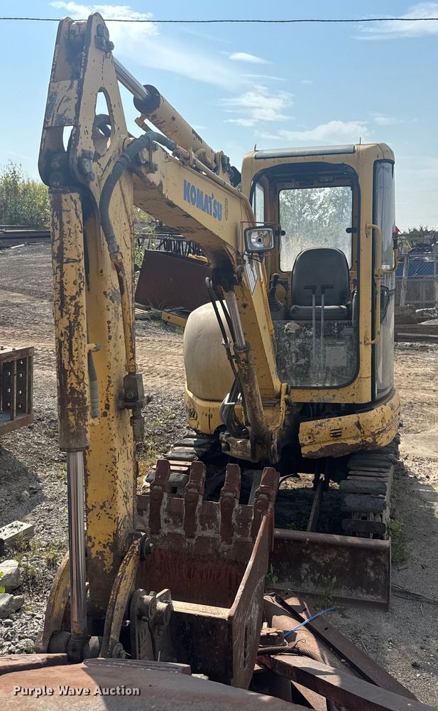 image for item EV1856 2002 Komatsu PC30MR-1 mini excavator