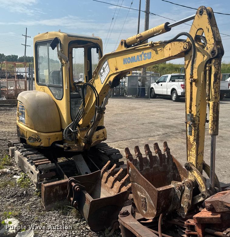 image for item EV1856 2002 Komatsu PC30MR-1 mini excavator