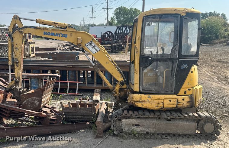 image for item EV1856 2002 Komatsu PC30MR-1 mini excavator