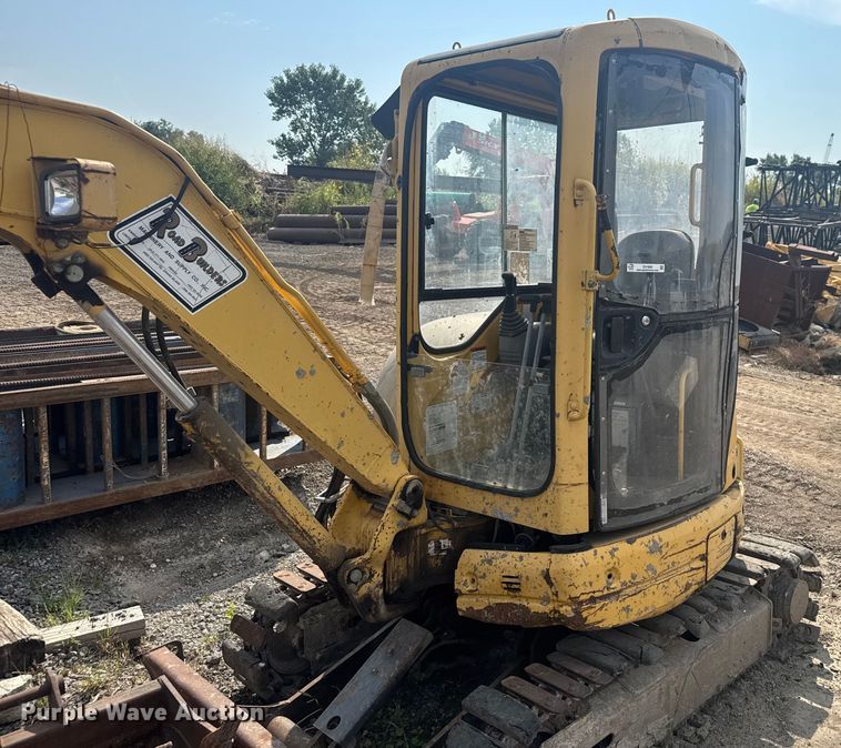 image for item EV1856 2002 Komatsu PC30MR-1 mini excavator