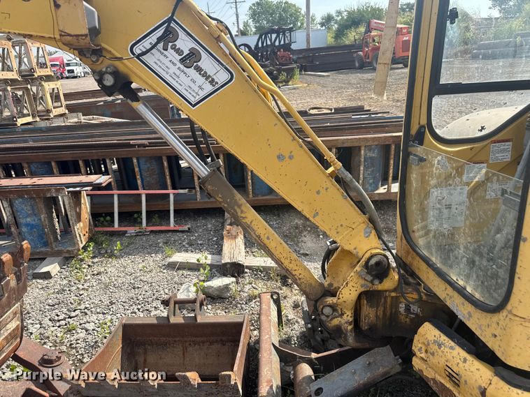 image for item EV1856 2002 Komatsu PC30MR-1 mini excavator
