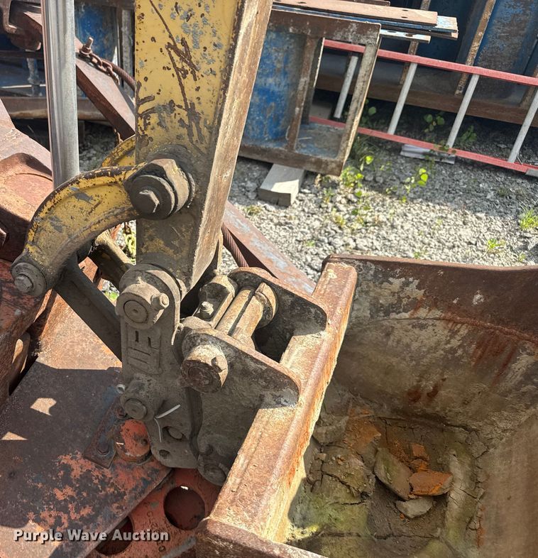 image for item EV1856 2002 Komatsu PC30MR-1 mini excavator