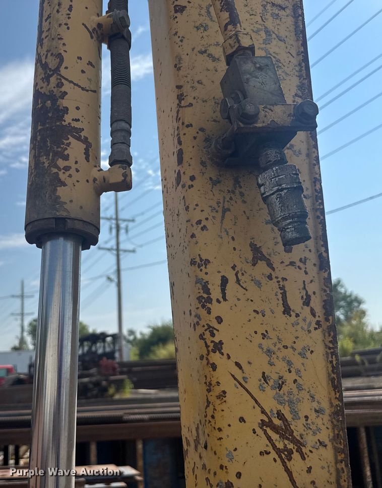 image for item EV1856 2002 Komatsu PC30MR-1 mini excavator