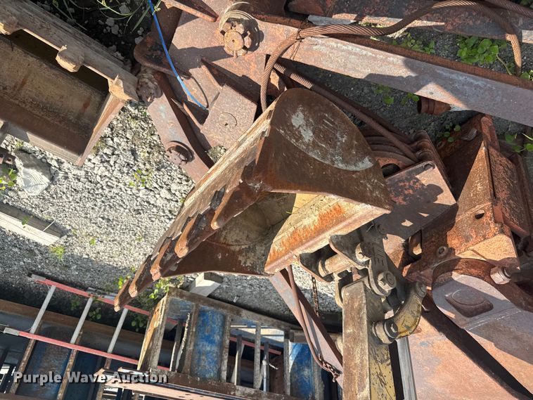 image for item EV1856 2002 Komatsu PC30MR-1 mini excavator