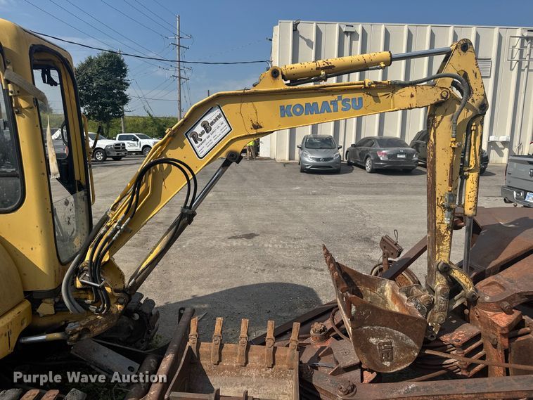 image for item EV1856 2002 Komatsu PC30MR-1 mini excavator