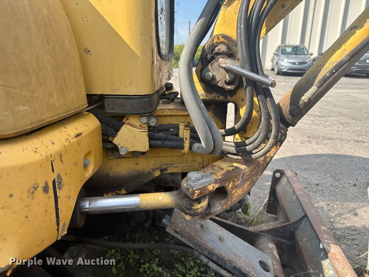 image for item EV1856 2002 Komatsu PC30MR-1 mini excavator