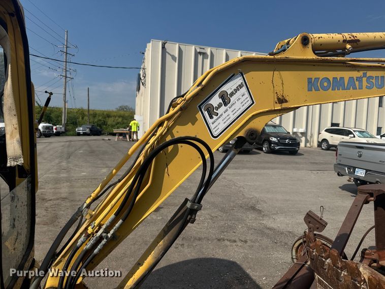 image for item EV1856 2002 Komatsu PC30MR-1 mini excavator