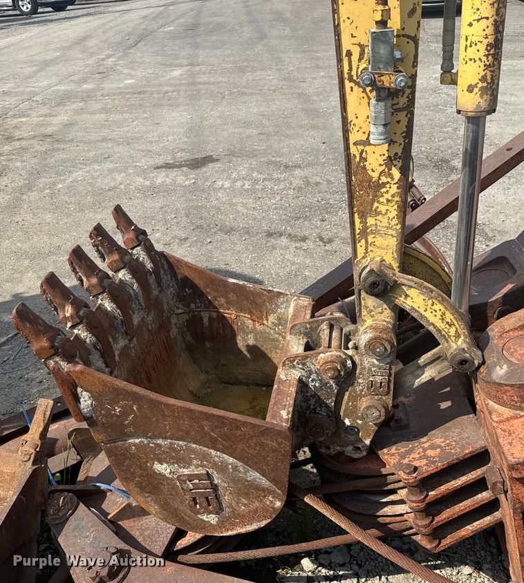 image for item EV1856 2002 Komatsu PC30MR-1 mini excavator