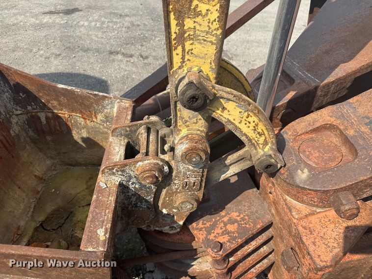 image for item EV1856 2002 Komatsu PC30MR-1 mini excavator