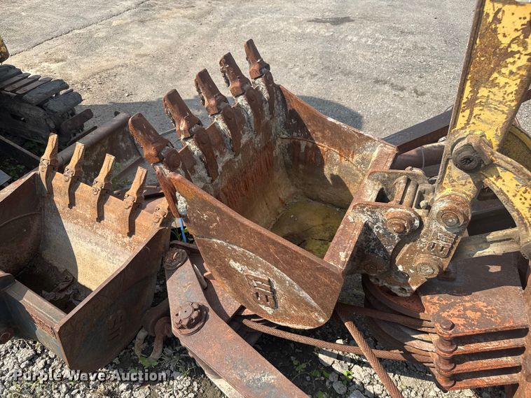 image for item EV1856 2002 Komatsu PC30MR-1 mini excavator