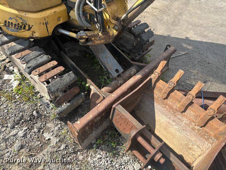 image for item EV1856 2002 Komatsu PC30MR-1 mini excavator