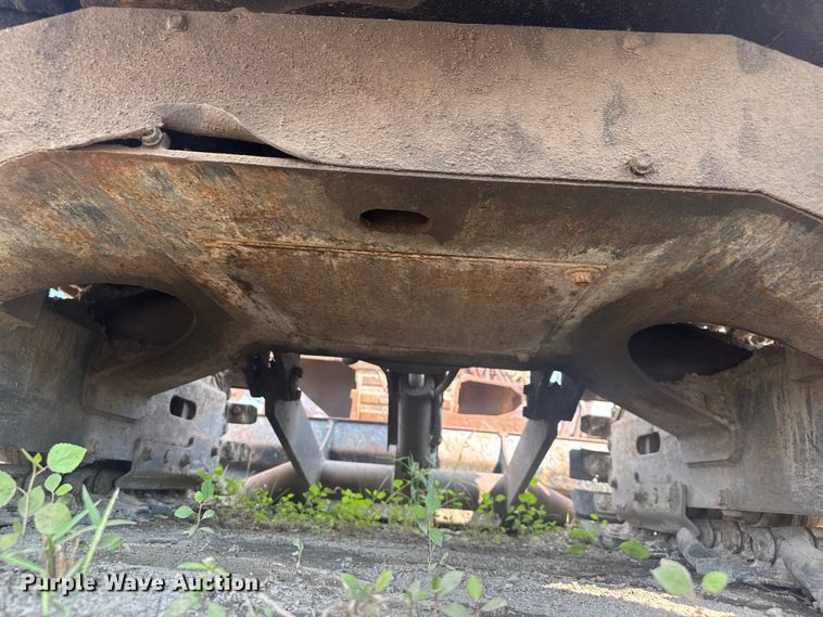 image for item EV1856 2002 Komatsu PC30MR-1 mini excavator