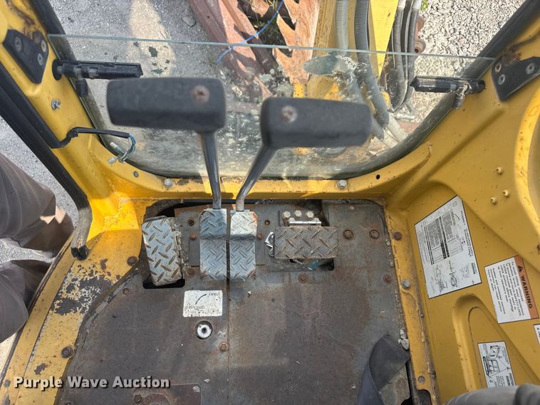 image for item EV1856 2002 Komatsu PC30MR-1 mini excavator