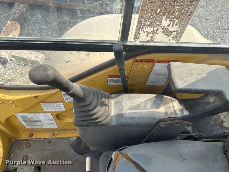 image for item EV1856 2002 Komatsu PC30MR-1 mini excavator