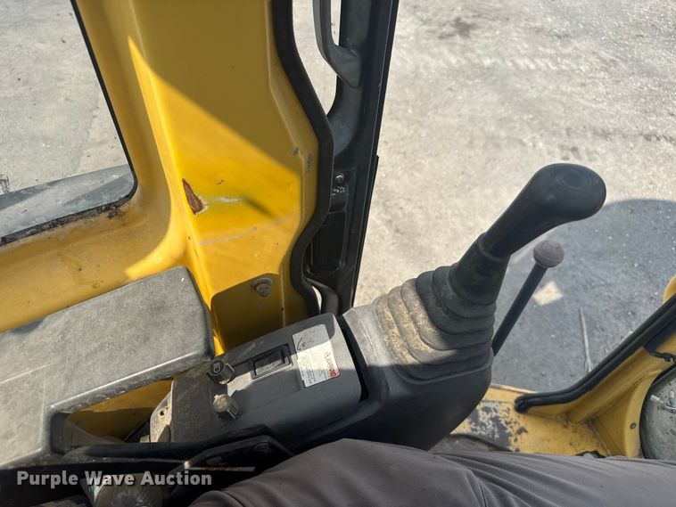 image for item EV1856 2002 Komatsu PC30MR-1 mini excavator