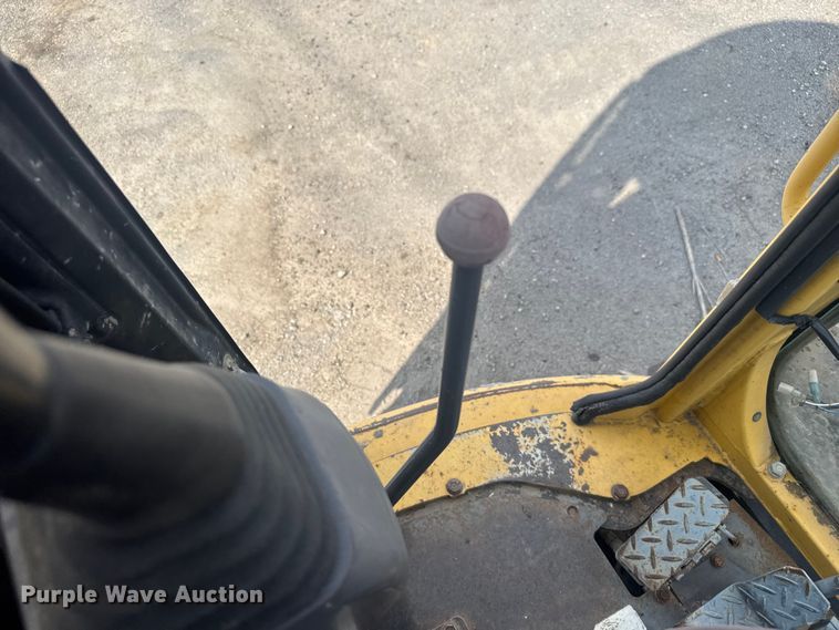 image for item EV1856 2002 Komatsu PC30MR-1 mini excavator