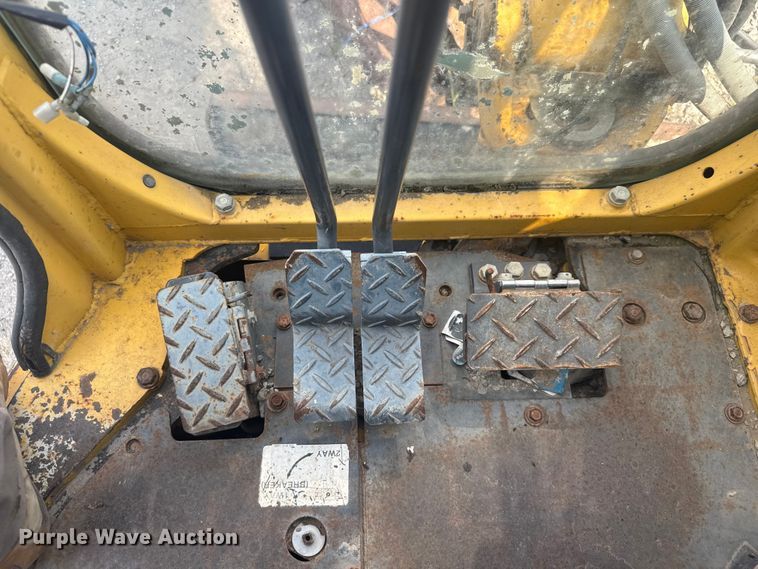 image for item EV1856 2002 Komatsu PC30MR-1 mini excavator