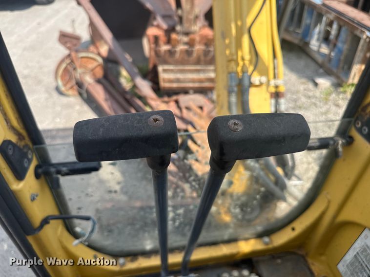 image for item EV1856 2002 Komatsu PC30MR-1 mini excavator