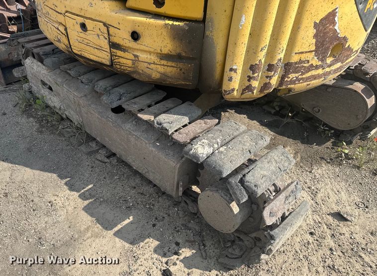 image for item EV1856 2002 Komatsu PC30MR-1 mini excavator