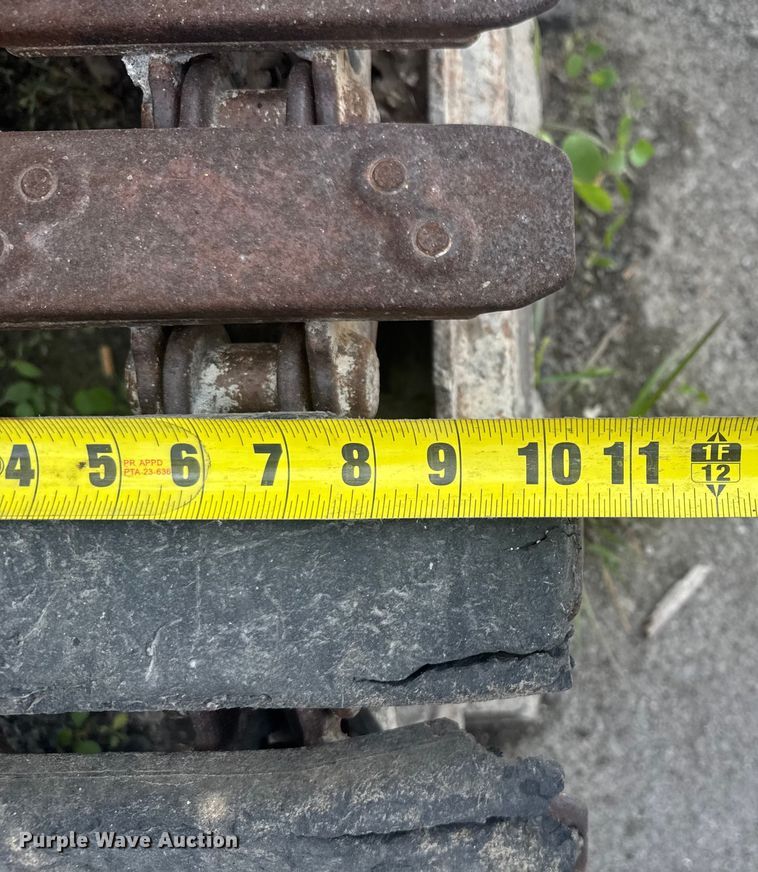 image for item EV1856 2002 Komatsu PC30MR-1 mini excavator