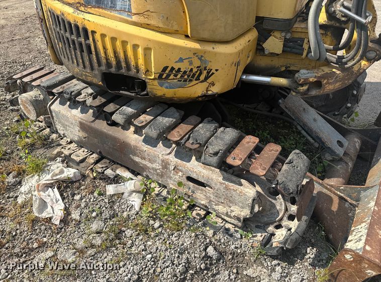 image for item EV1856 2002 Komatsu PC30MR-1 mini excavator