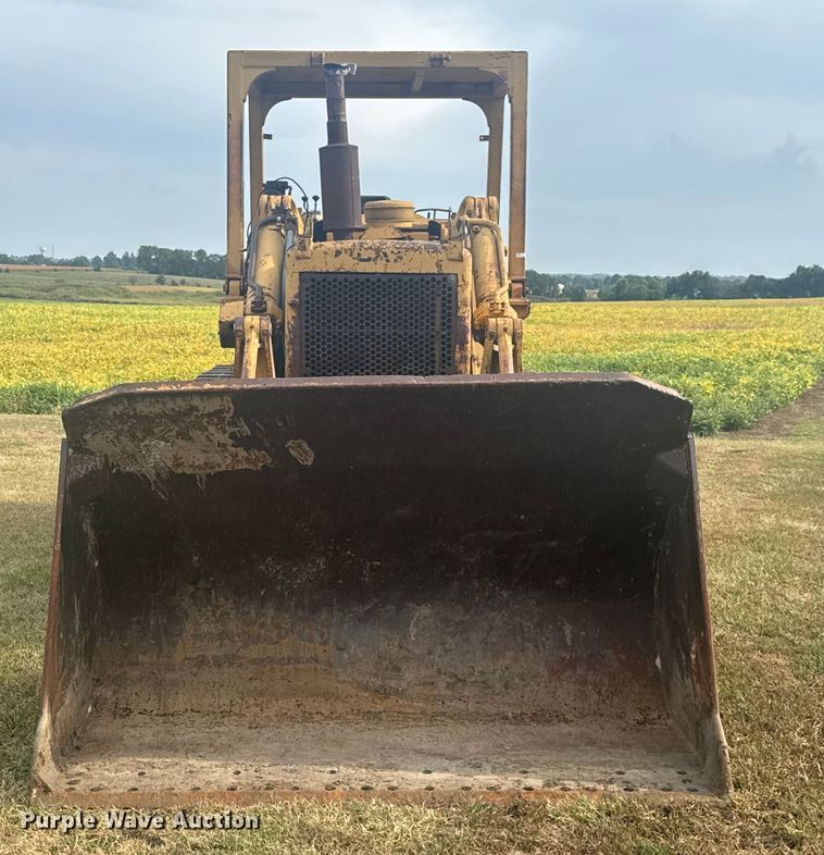 image for item EV1864 1973 Caterpillar 977L track loader