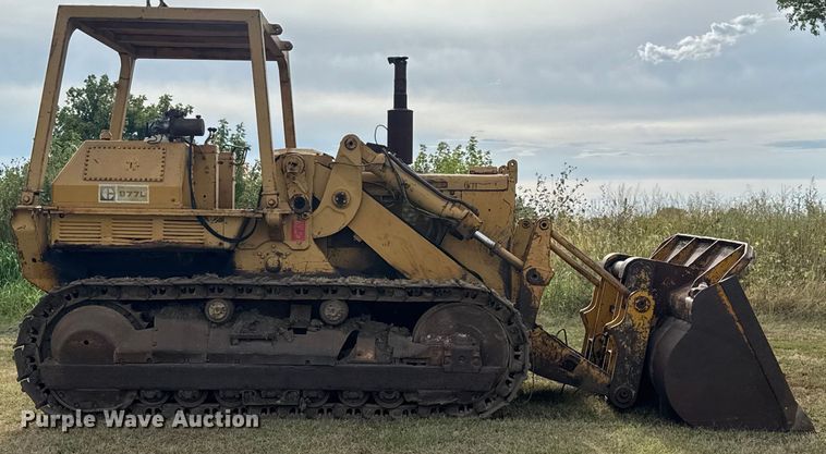 image for item EV1864 1973 Caterpillar 977L track loader