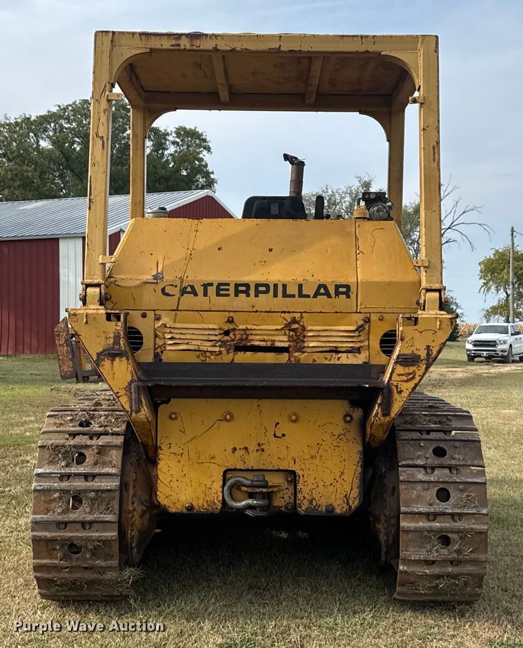 image for item EV1864 1973 Caterpillar 977L track loader