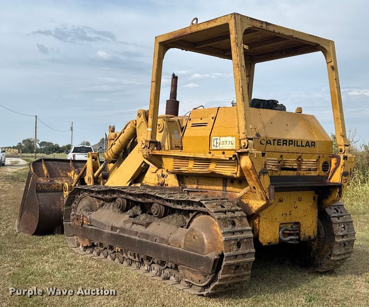 image for item EV1864 1973 Caterpillar 977L track loader