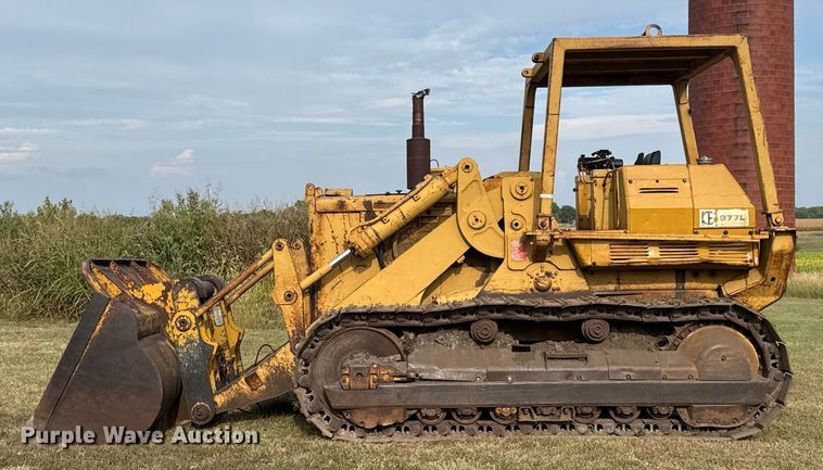 image for item EV1864 1973 Caterpillar 977L track loader
