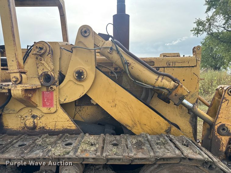 image for item EV1864 1973 Caterpillar 977L track loader