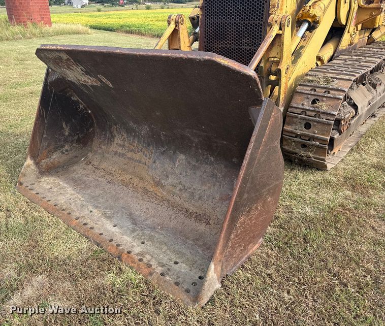 image for item EV1864 1973 Caterpillar 977L track loader