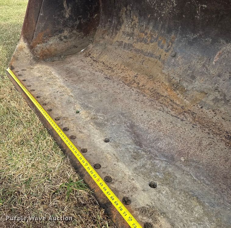 image for item EV1864 1973 Caterpillar 977L track loader