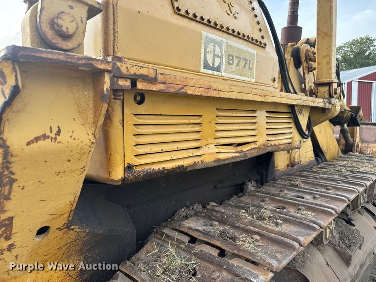 image for item EV1864 1973 Caterpillar 977L track loader