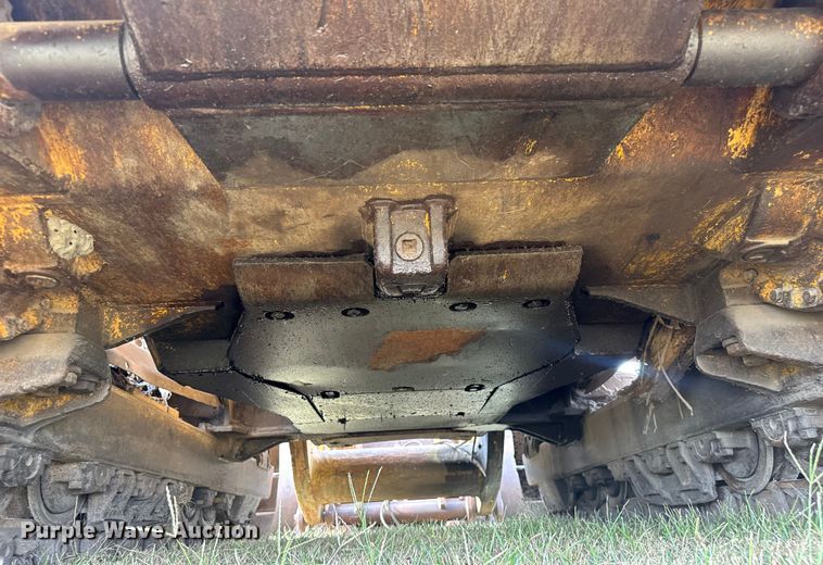 image for item EV1864 1973 Caterpillar 977L track loader