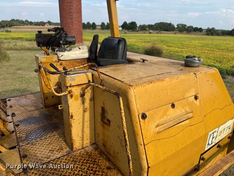 image for item EV1864 1973 Caterpillar 977L track loader