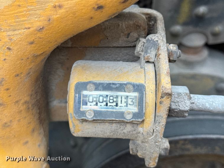 image for item EV1864 1973 Caterpillar 977L track loader