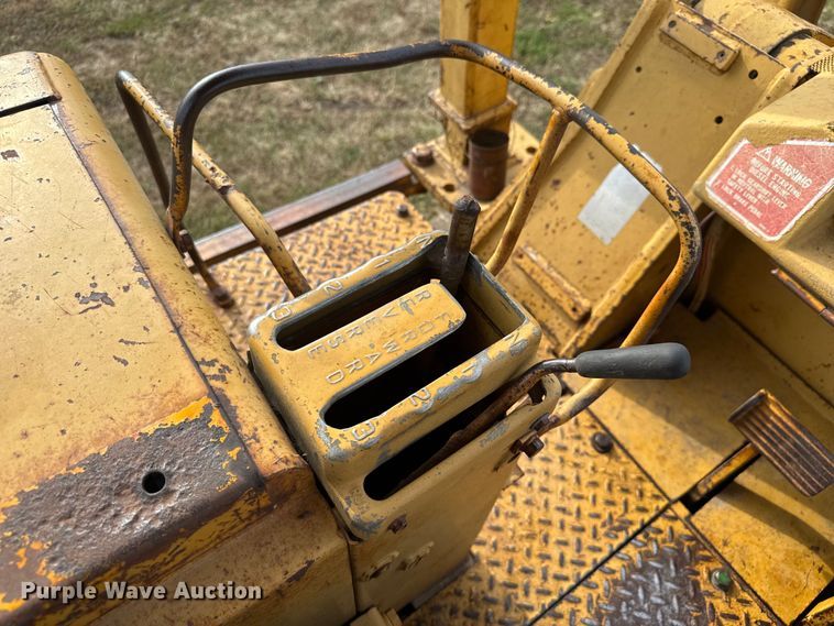 image for item EV1864 1973 Caterpillar 977L track loader