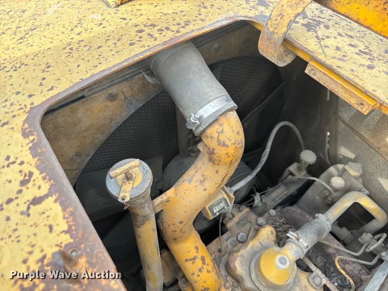 image for item EV1864 1973 Caterpillar 977L track loader