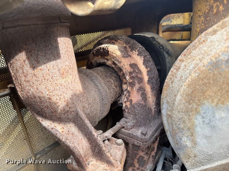 image for item EV1864 1973 Caterpillar 977L track loader