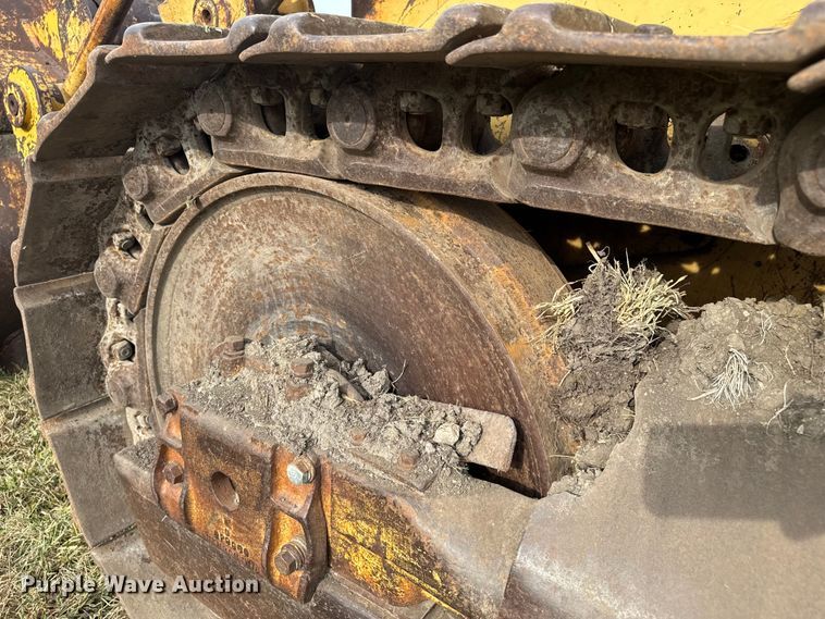 image for item EV1864 1973 Caterpillar 977L track loader