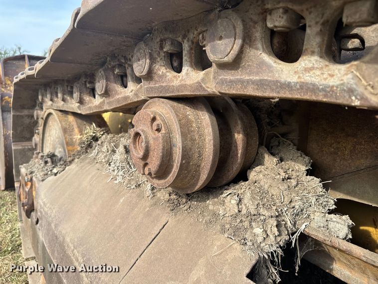 image for item EV1864 1973 Caterpillar 977L track loader