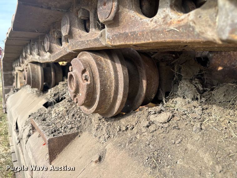 image for item EV1864 1973 Caterpillar 977L track loader