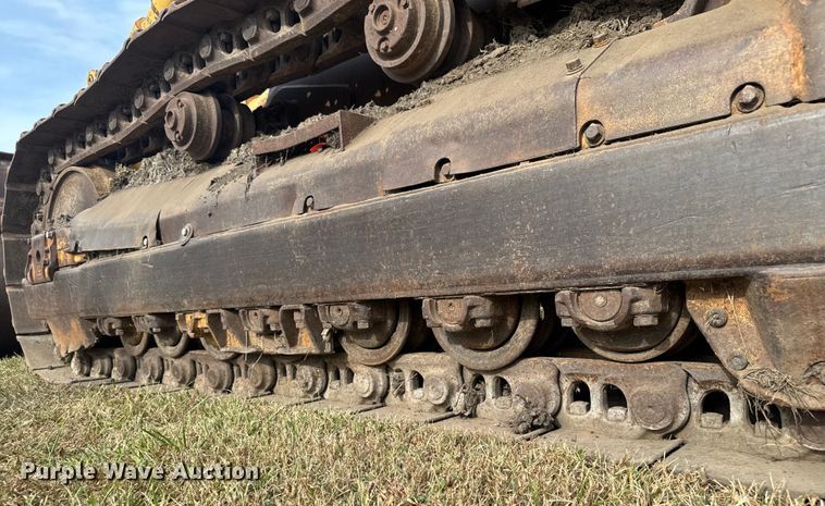 image for item EV1864 1973 Caterpillar 977L track loader