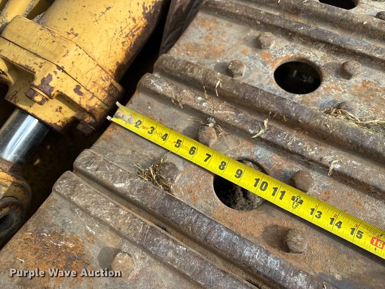 image for item EV1864 1973 Caterpillar 977L track loader