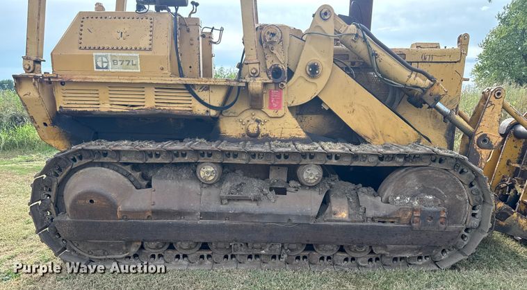 image for item EV1864 1973 Caterpillar 977L track loader