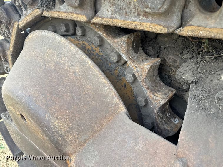 image for item EV1864 1973 Caterpillar 977L track loader